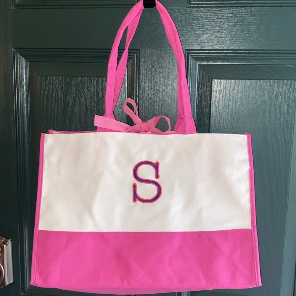 Brand new tote bag with letter S embroidered!
